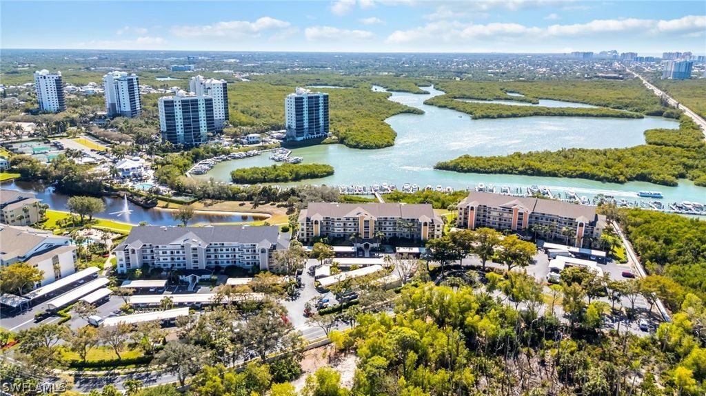 320 Horse Creek Dr 308, Naples