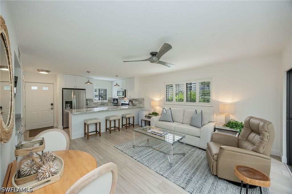 746 Eagle Creek Dr 101, NAPLES