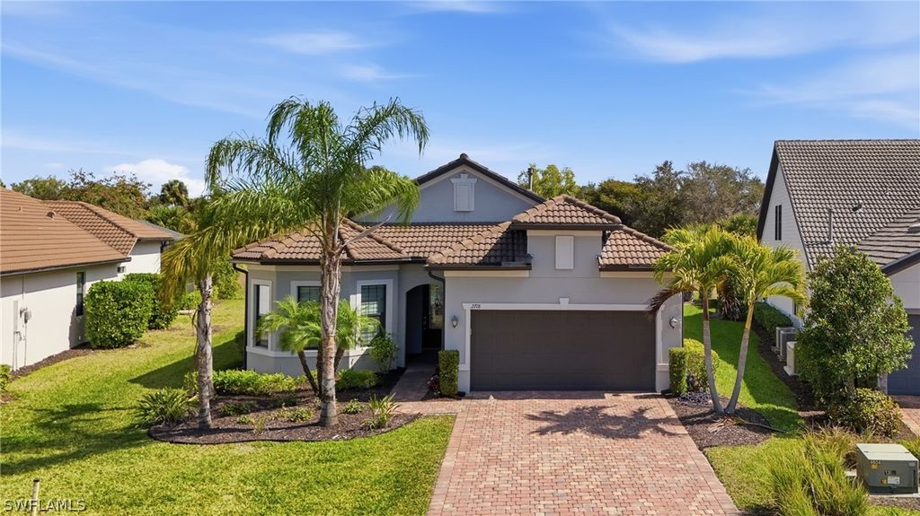 2718 Aviamar Cir, Naples
