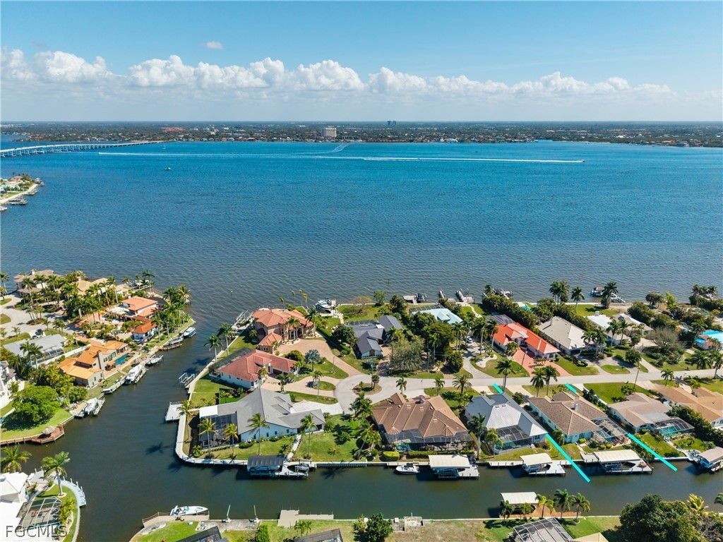 5222 Nautilus Dr, Cape Coral