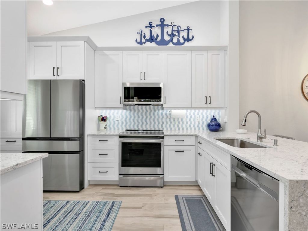 6890 Huntington Lakes Cir 204, Naples