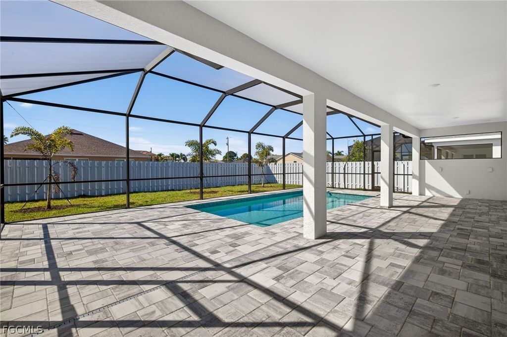 618 Sw 30th Ter, Cape Coral