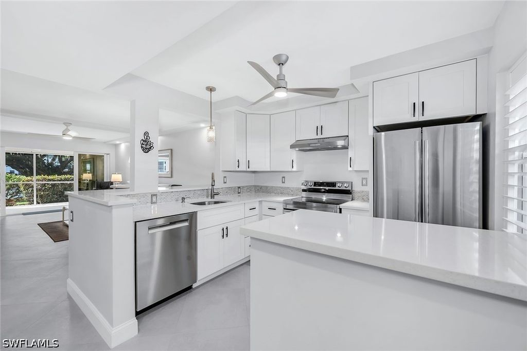 3055 Riviera Dr 102, Naples