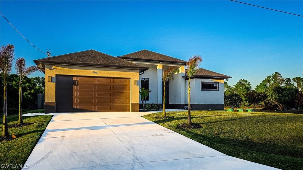 4200 16th St W, LEHIGH ACRES