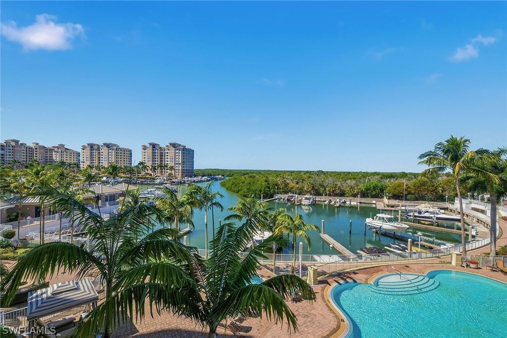 13665 Vanderbilt Dr 404, Naples