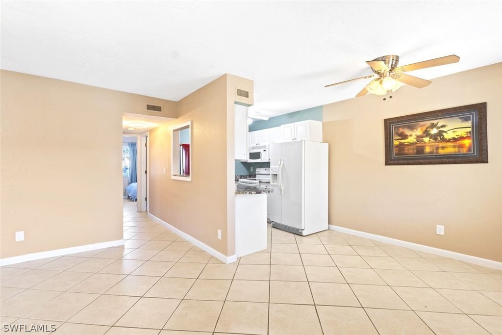 4629 Bayshore Dr J3, Naples