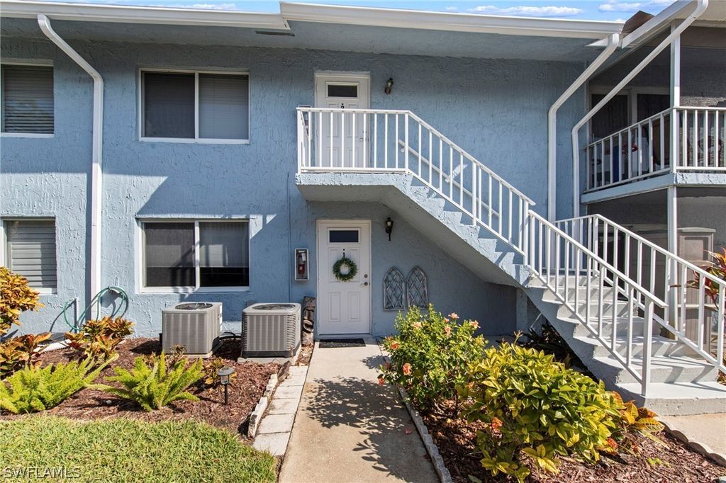 256 Palm Dr 1, Naples