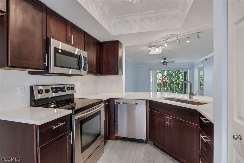 773 Wiggins Lake Dr 104, Naples
