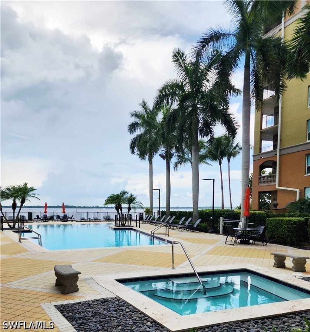 2825 Palm Beach Blvd 416, Fort Myers