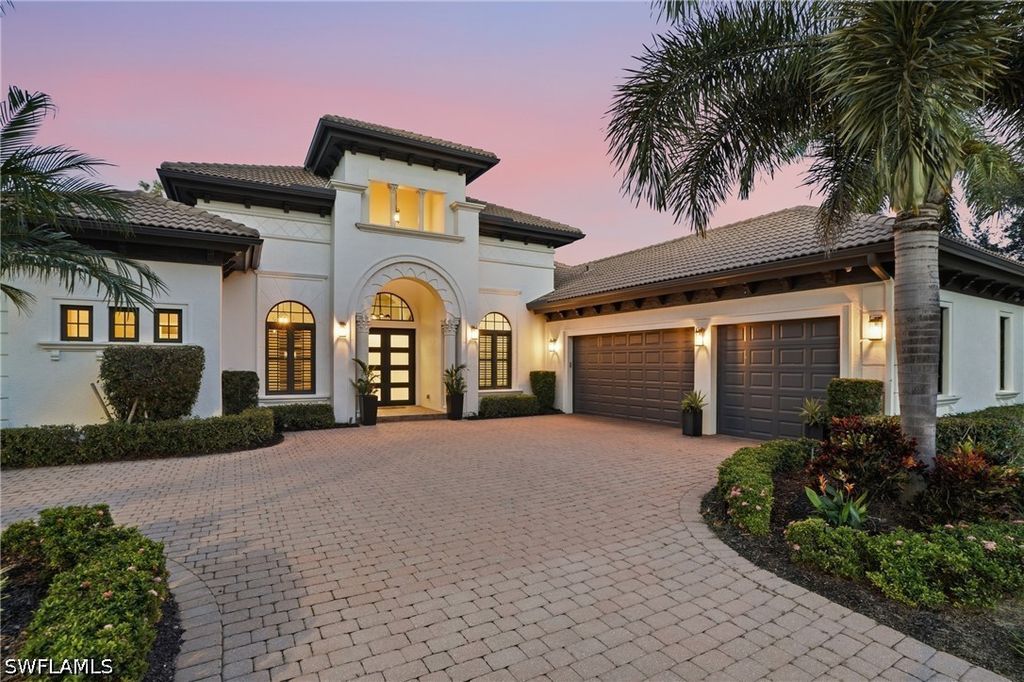 7420 Byrons Way, Naples