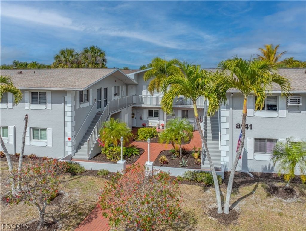 8141 Country Rd 202, Fort Myers