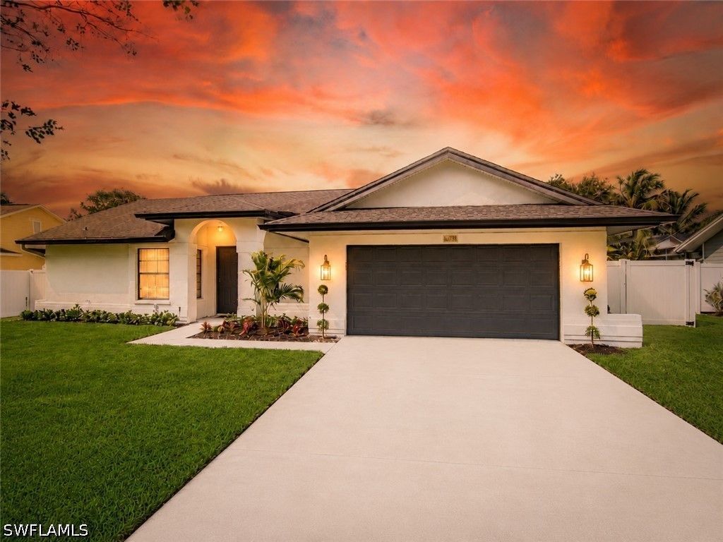 10731 Regent Cir, Naples