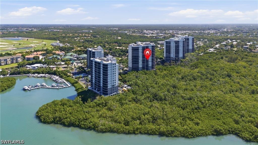 425 Cv Tower Dr 703, Naples