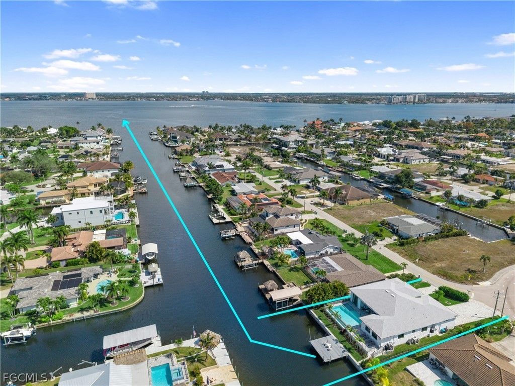 1021 Lucerne Ave, Cape Coral