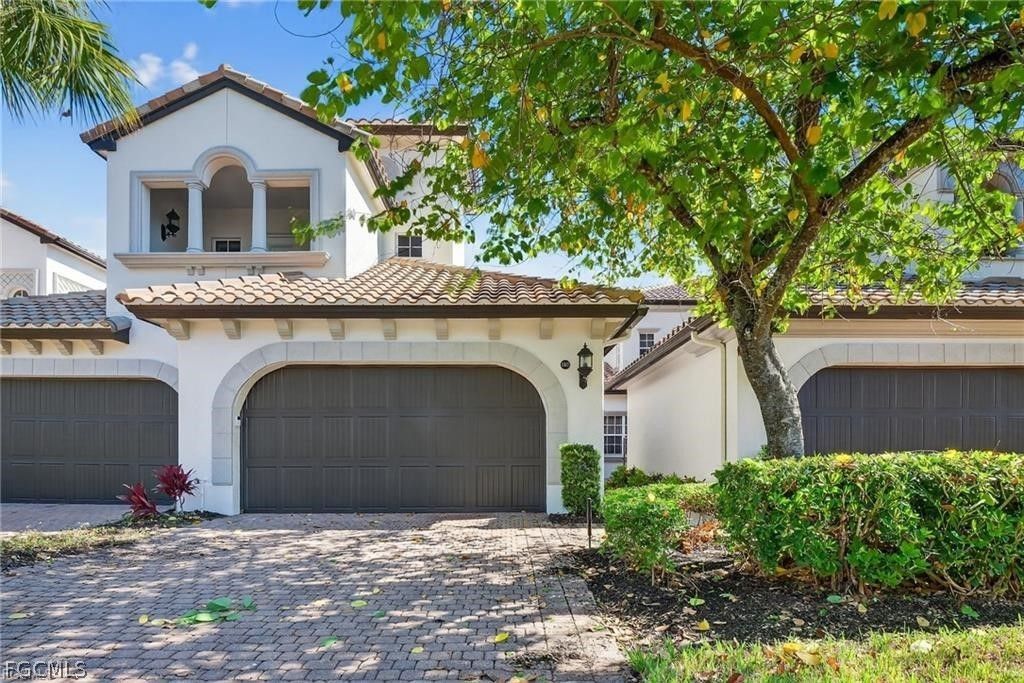 3735 Montreux Ln Bldg 4-102, NAPLES