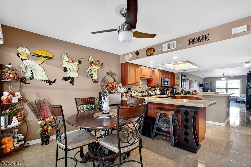 123 Sw 47th Ter 102, CAPE CORAL