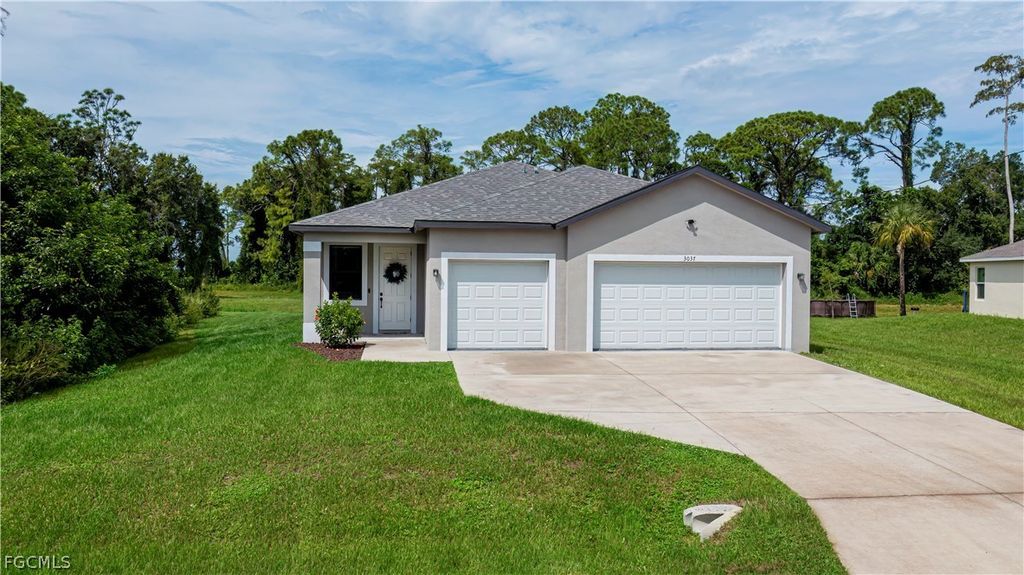 3037 Harvard Cir, Labelle