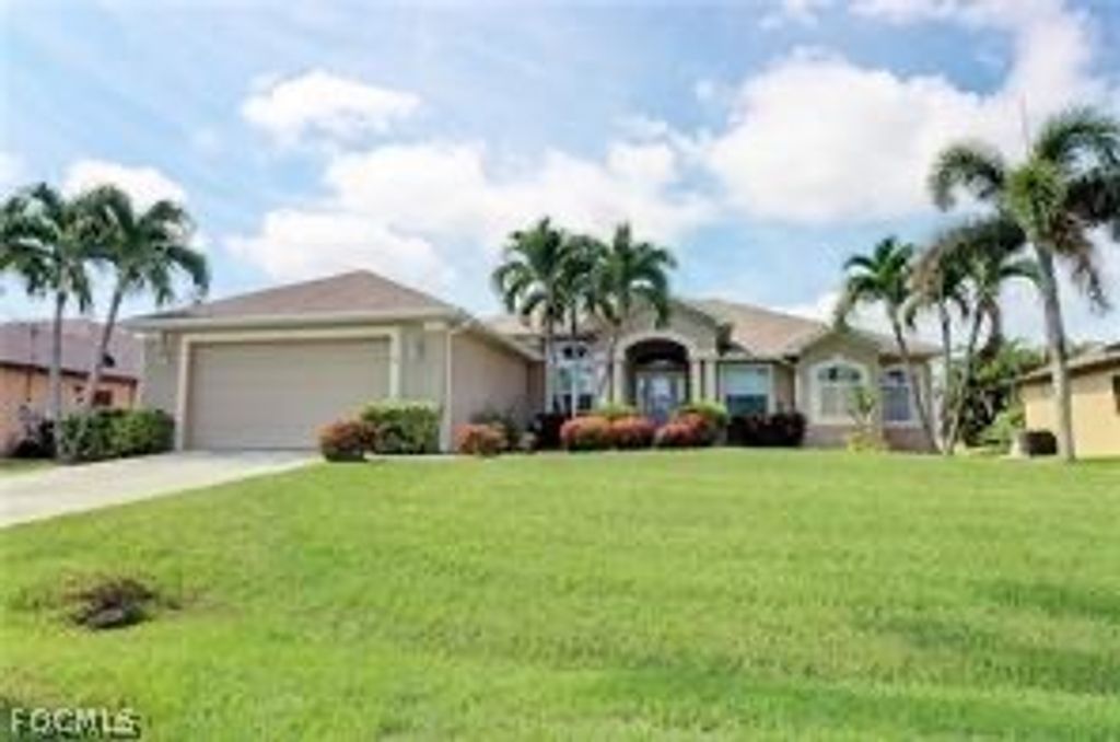 2216 Sw 43rd Ln, CAPE CORAL
