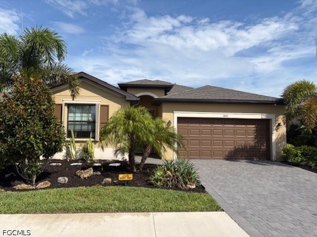 1881 W Isles Rd, Port Charlotte