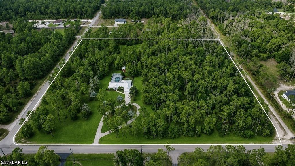 825 Desoto Blvd N, Naples
