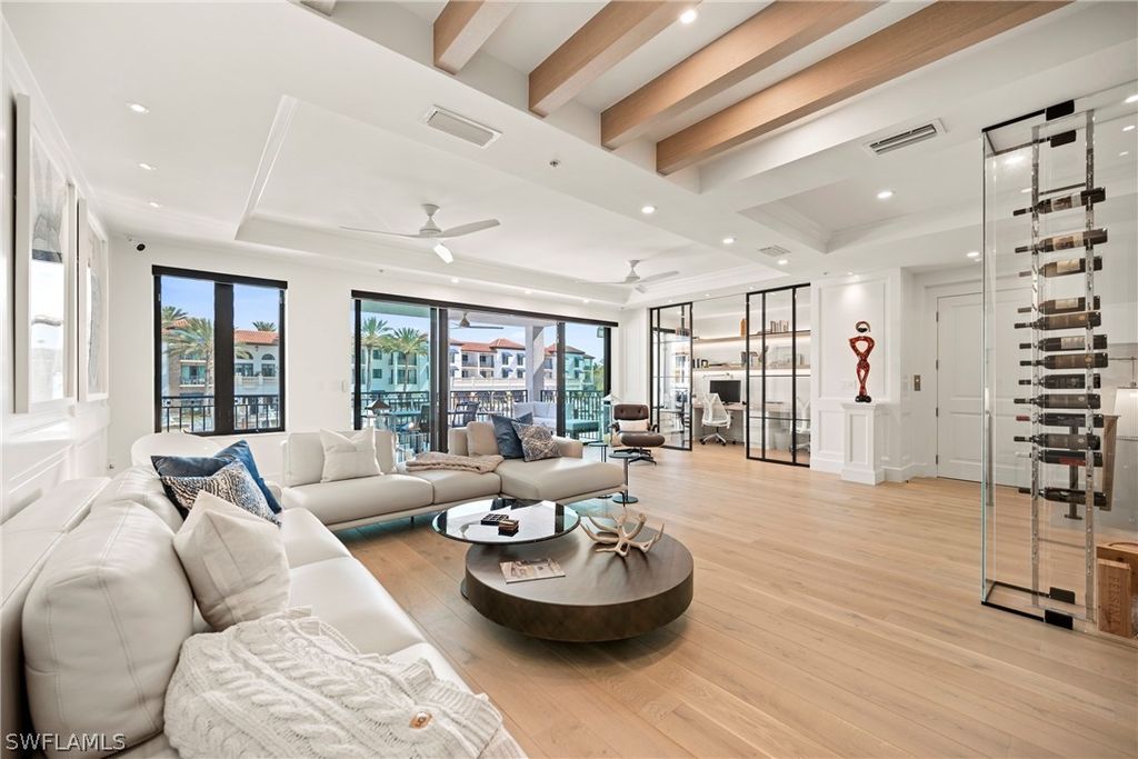 1530 5th Ave S C210, Naples