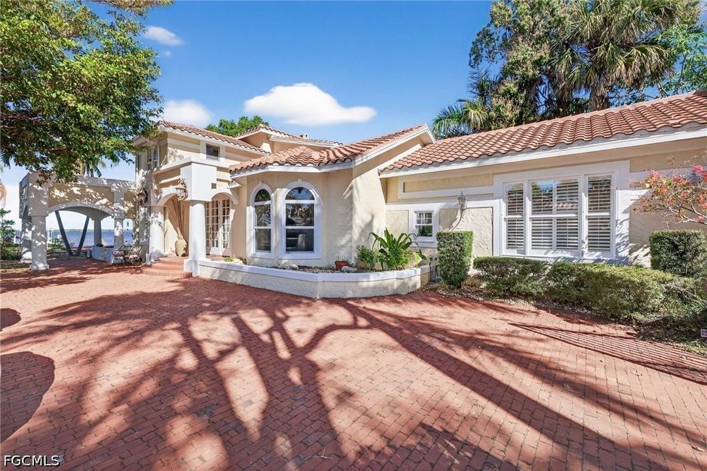 2878 Valencia Way, FORT MYERS