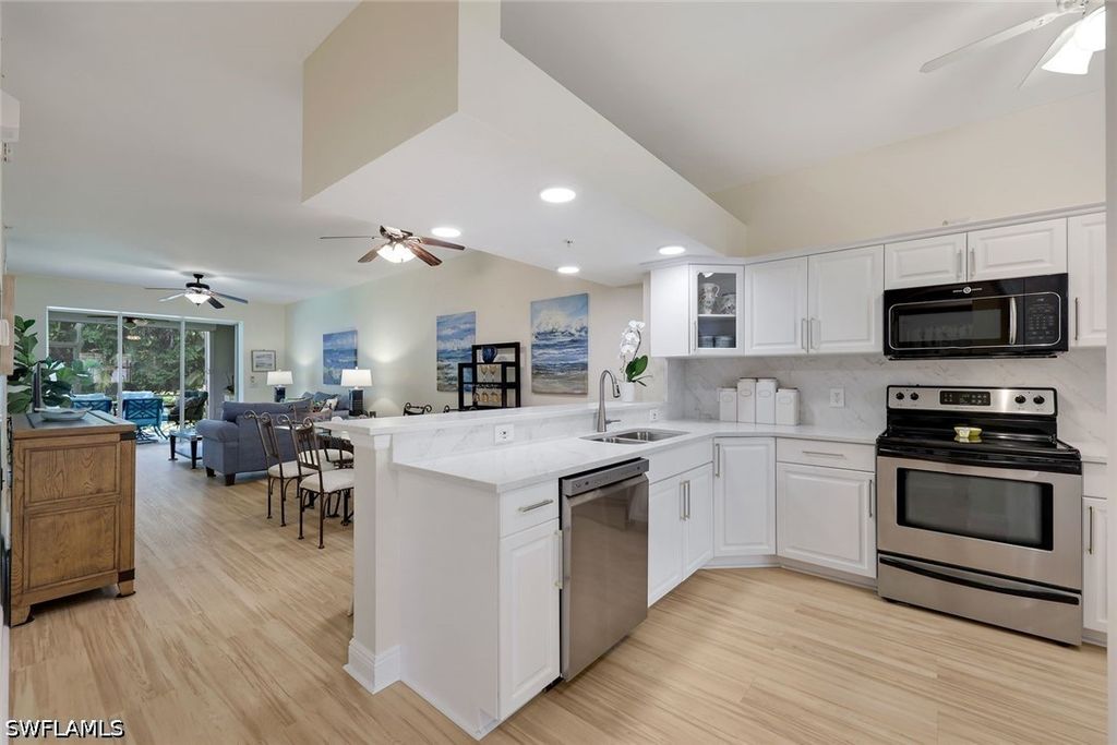 2350 Hidden Lake Ct 8511, Naples