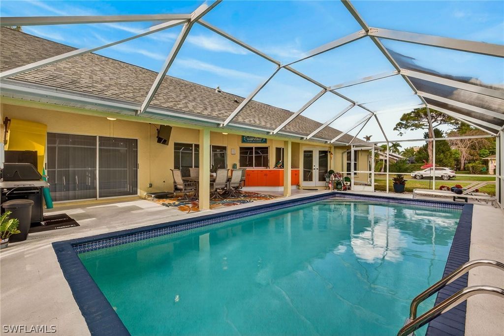 390 Saint Andrews Blvd, Naples