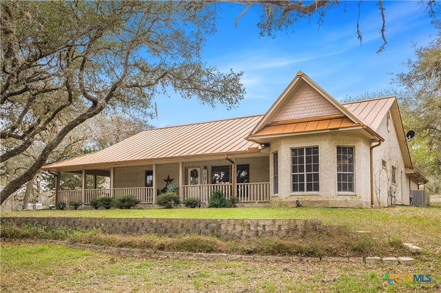 2896 Live Oak Road, Cuero
