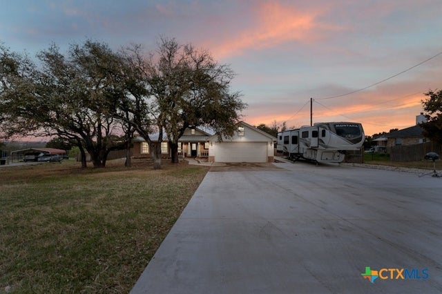 456 County Road 4711, Kempner