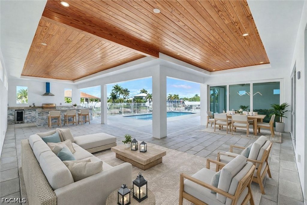 2029 Sw 41st St, Cape Coral