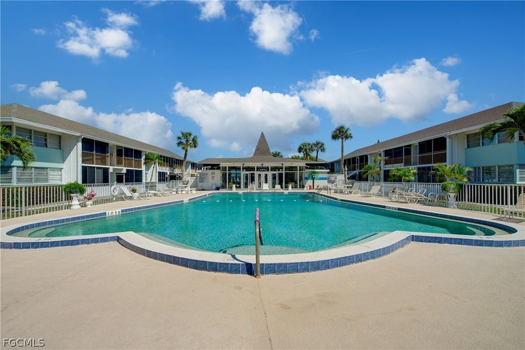402 Se 42nd Ter 3, Cape Coral