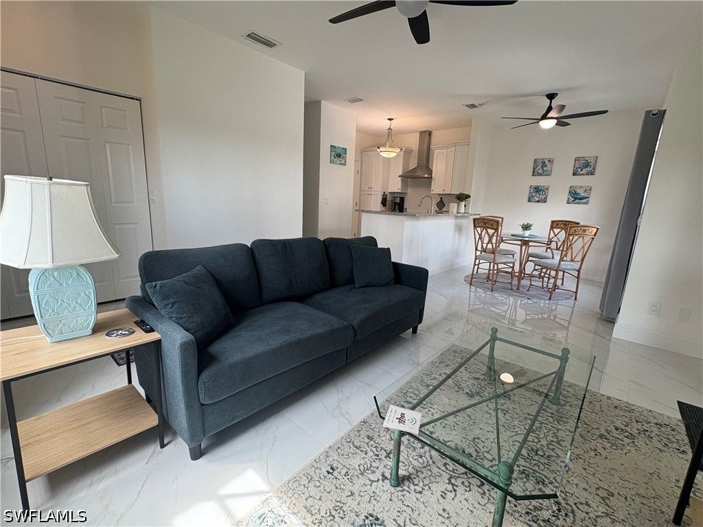 6101 Lake Front Dr, Fort Myers