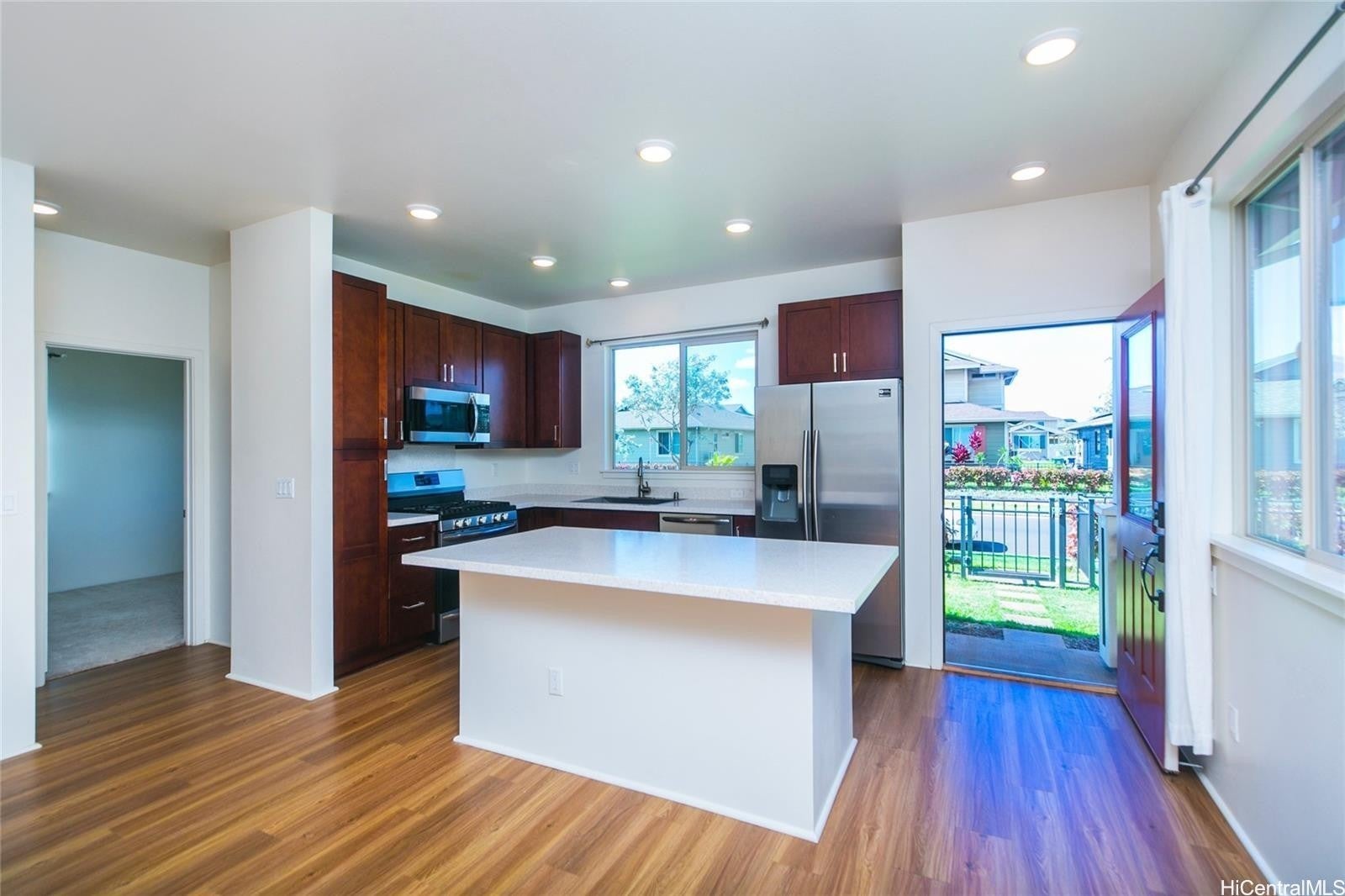 Photo of Listing #202605253