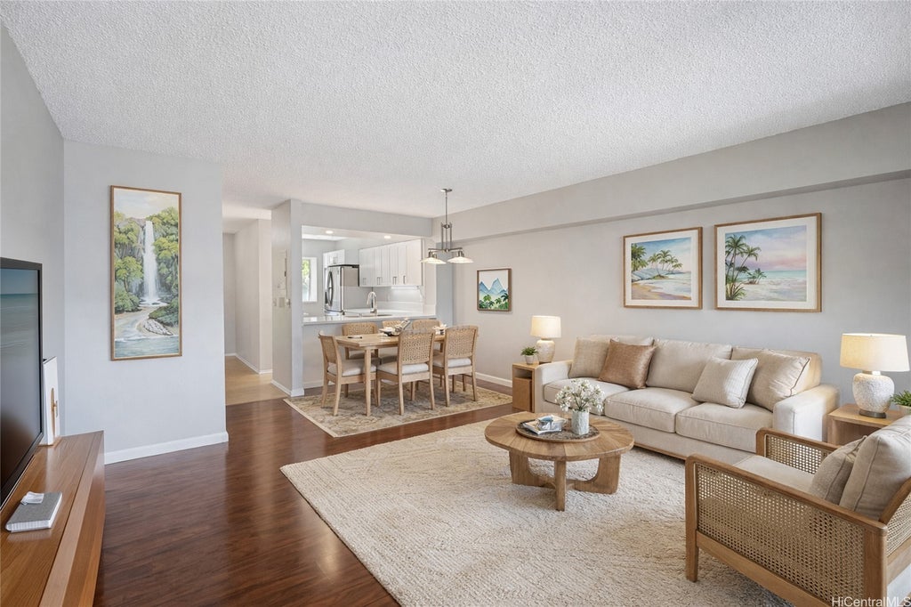 (unit #403) 98-941 Moanalua Road, Aiea