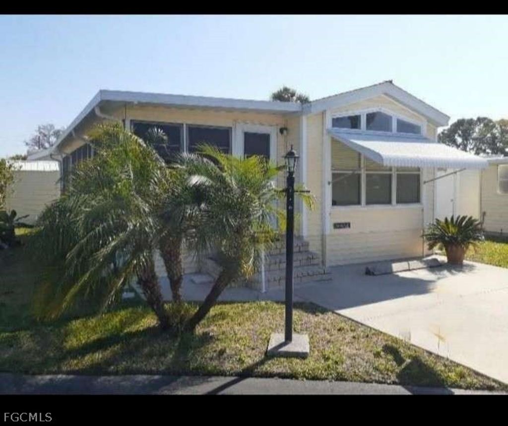 9 Pearl Dr 9p, NAPLES