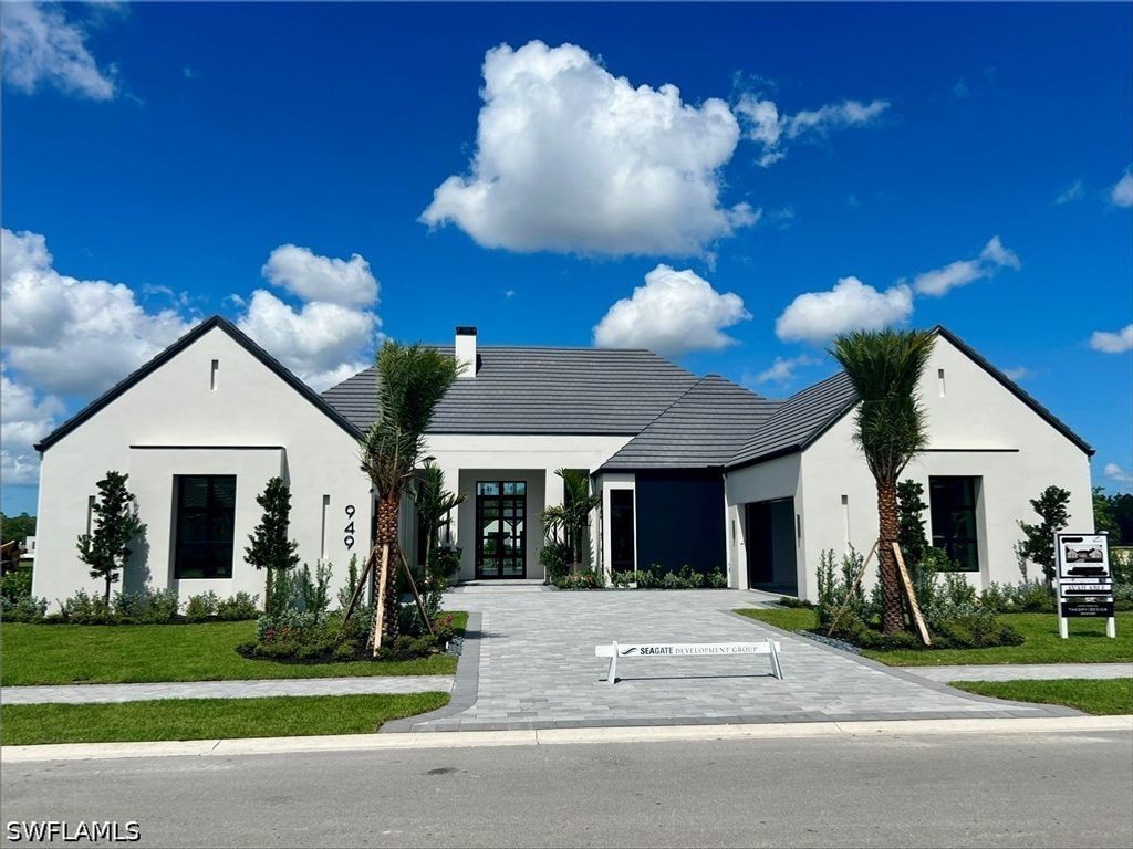 949 Chimney Rock Rd, Naples