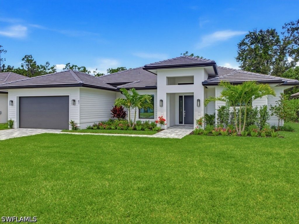 67 Willowick Dr, NAPLES