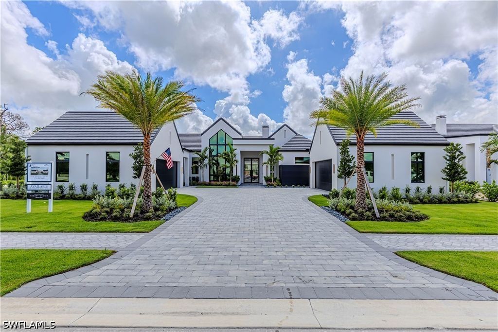 948 Chimney Rock Rd, Naples