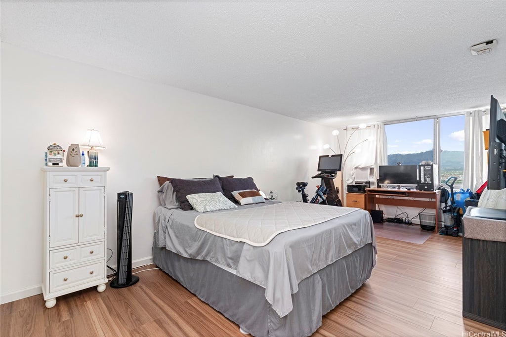 (unit #3008a) 1060 Kamehameha Highway, Pearl City