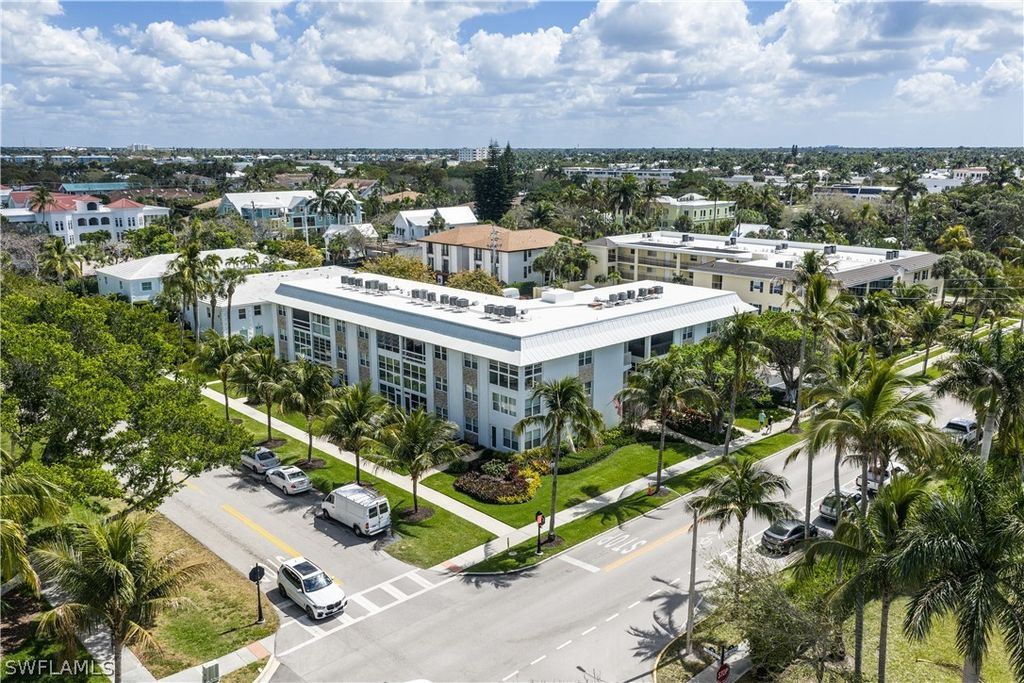 1021 3rd St S 306, Naples