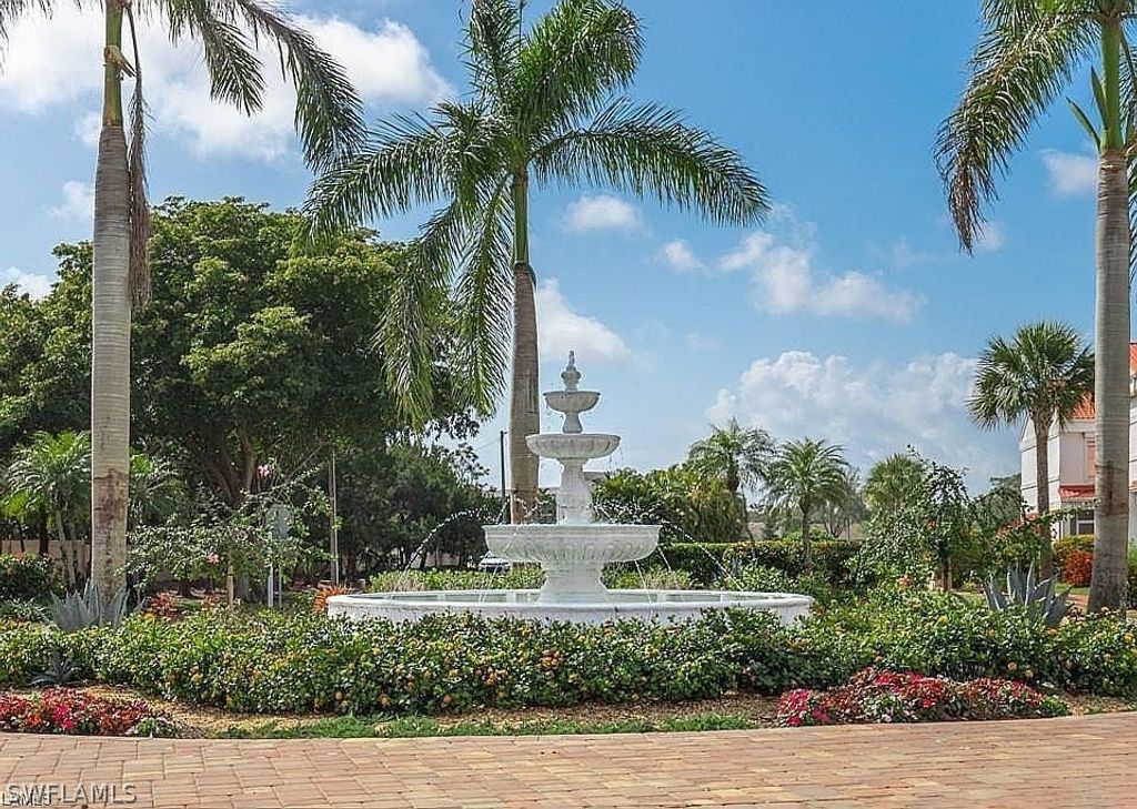 1740 Pine Valley Dr 213, Fort Myers