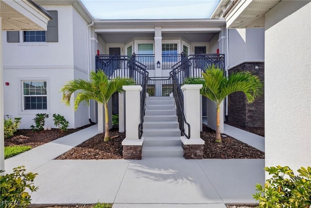 11751 Venetian Lagoon Dr 101, FORT MYERS