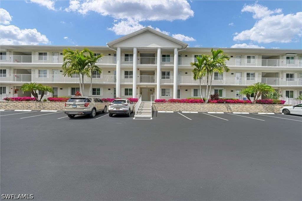 3032 Sandpiper Bay Cir G205, Naples
