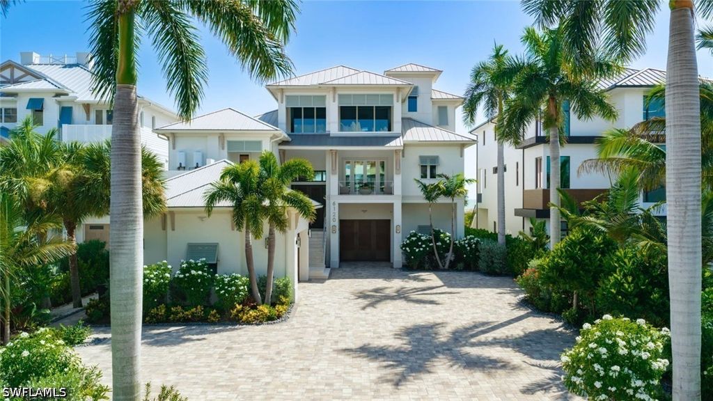 6120 Ct St, Fort Myers Beach