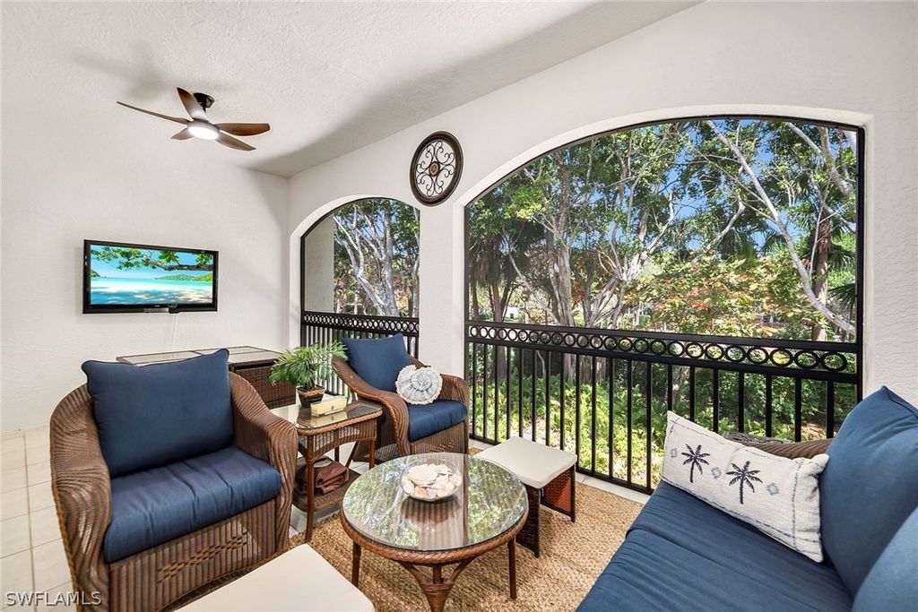3945 Deer Crossing Ct 202, Naples