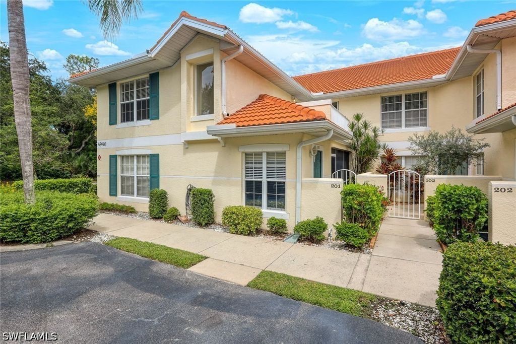 4940 Deerfield Way 201, Naples