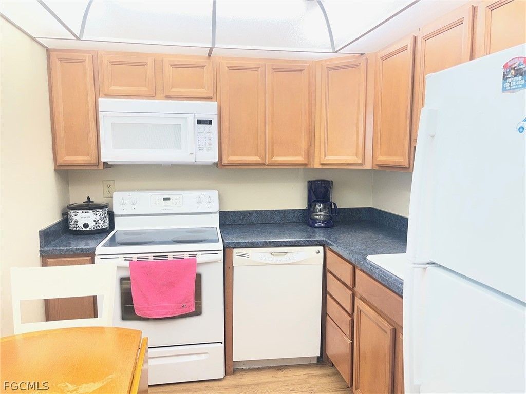 6220 Augusta Dr 301, FORT MYERS