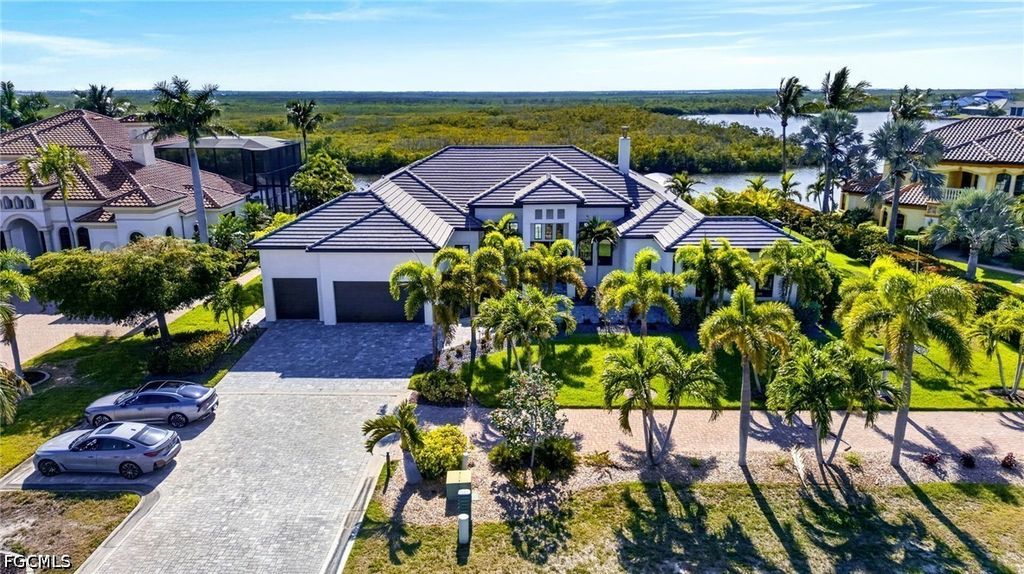 872 W Cape Estates Cir, Cape Coral