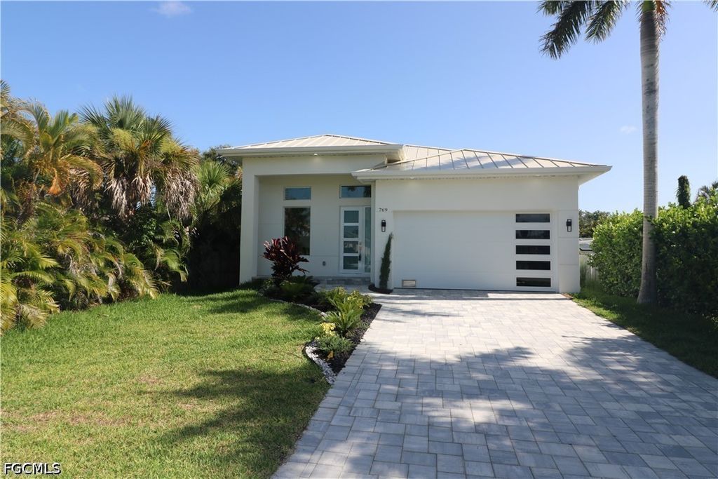769 95th Ave N, Naples